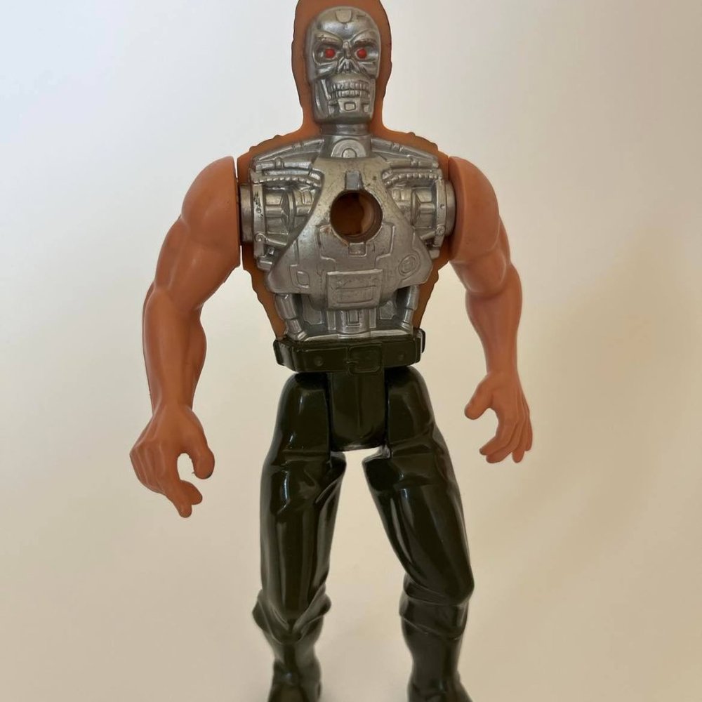 Terminator 2 Battle Damage with Blow Open Chest Action Vintage 1991